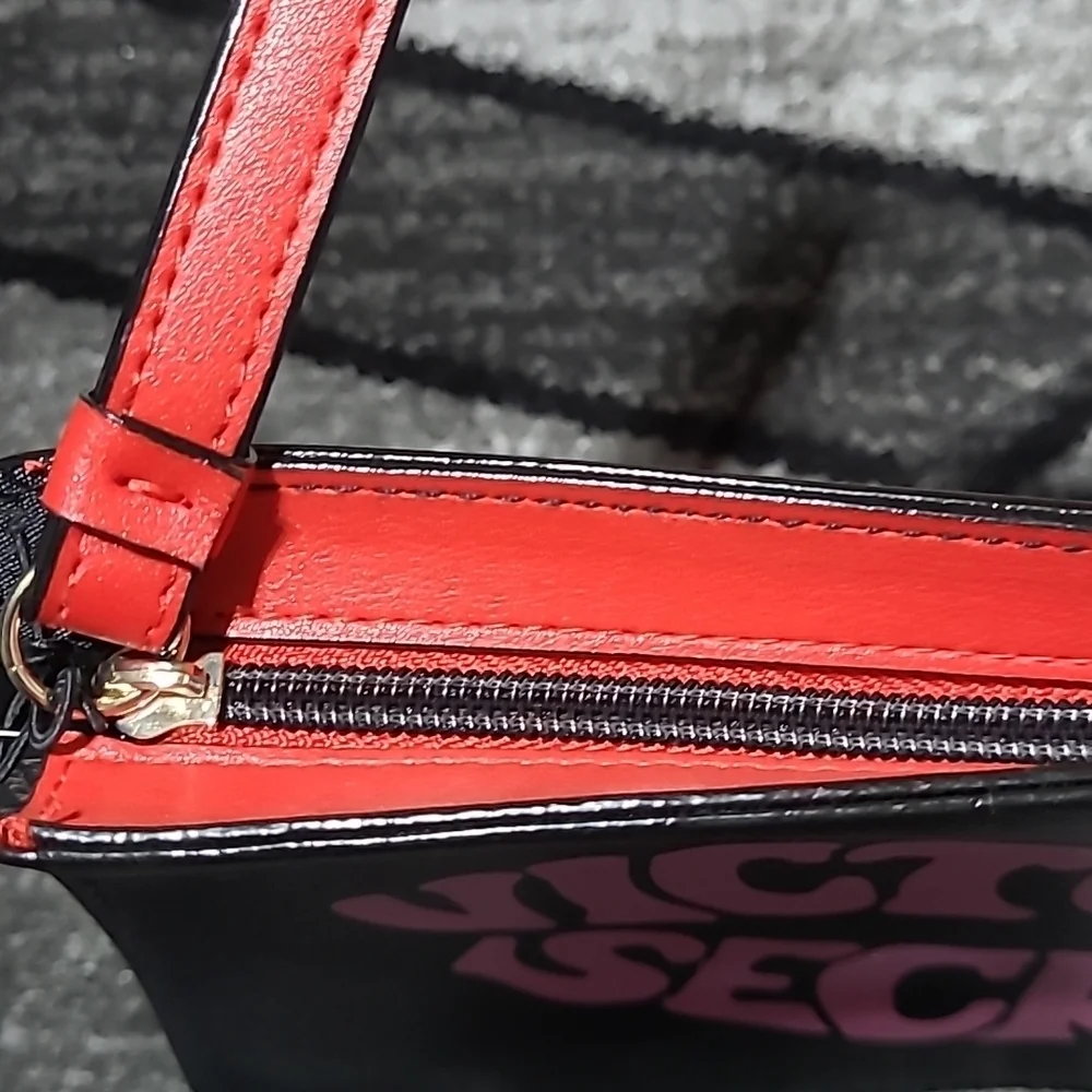 Victoria Secret 2018 Just Add Lipsticks 💋 Make-up Wristlet Bag